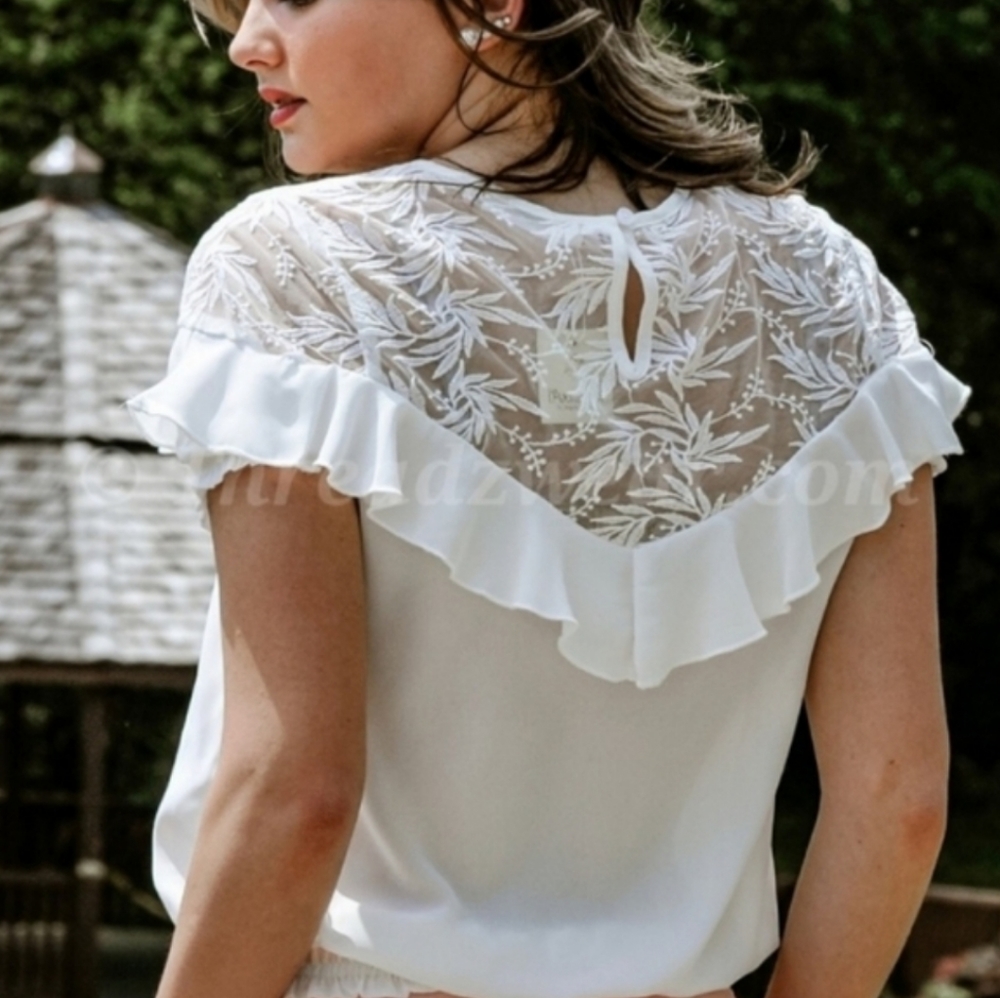 Ruffle & Lace Top size Small